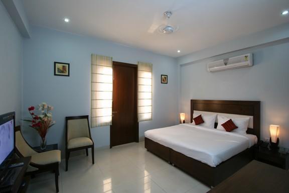 Jasmine Court Aparthotel Гургаон Екстериор снимка